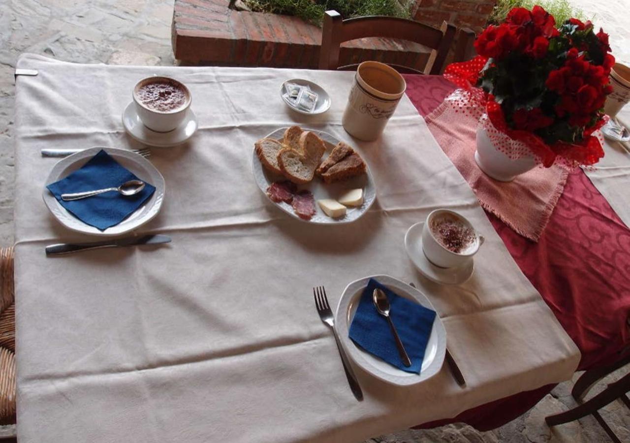 Ristorante Albergo Da Maurizio Cravanzana Exterior photo